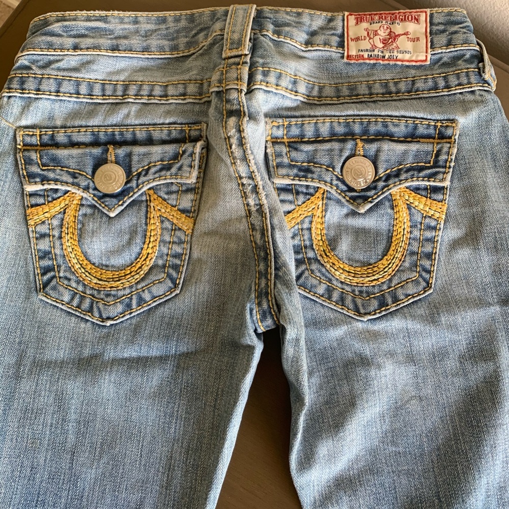 Light blue distressed True Religion jeans - Picture 2 of 2